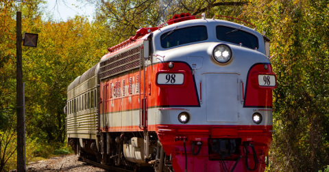 4 Ridiculously Charming Train Rides To Take In Missouri This Fall