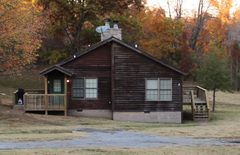 This Cozy Cabin Is The Best Home Base For Your Adventures In Illinois' Shawnee National Forest And Shawnee Hills Wine Trail