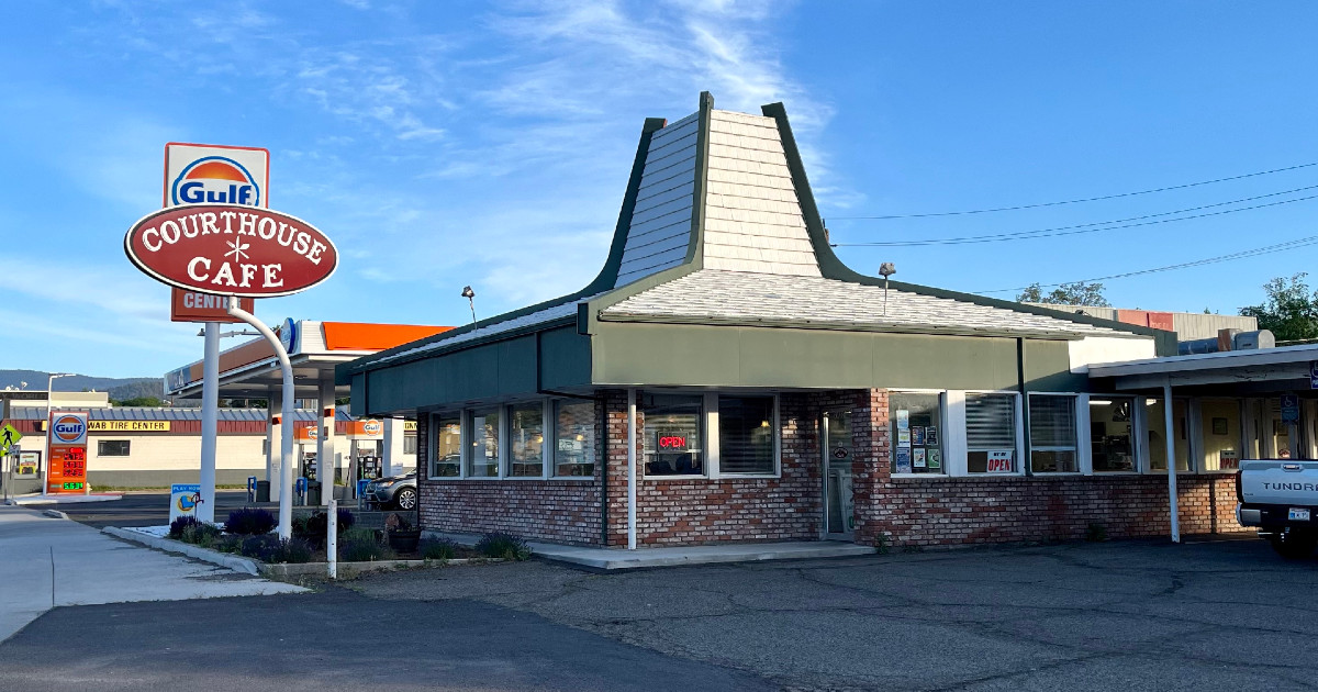The Small-Town Diner Where Locals Catch Up Over Breakfast