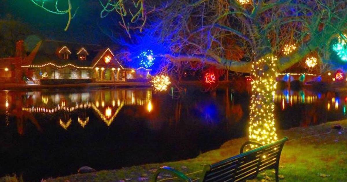 32 Towns With the Best Christmas Light Displays in the Country
