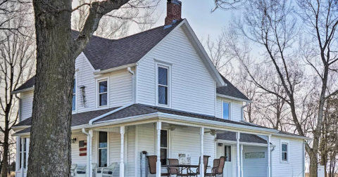 This Kansas Farmhouse Is A Peaceful Retreat That Isn't Far From The City Life