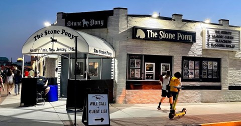 The Stone Pony In New Jersey Just Turned 50 Years Old And It's The Perfect Spot For A Night Out
