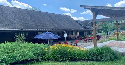 The Outdoor Grill Pub In West Virginia That Is The Prettiest Place To Enjoy A Warm Afternoon