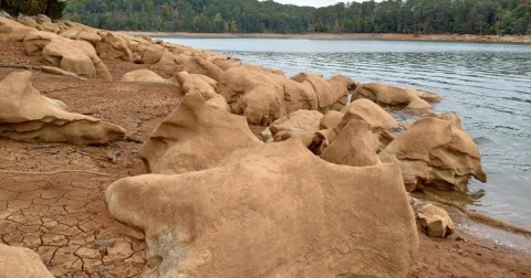 The Hidden Nature Park In Tennessee With Its Very Own Lake, Otherworldly Rock Formations, And So Much More