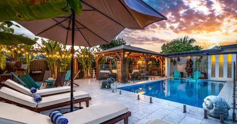 7 Incredible Airbnbs In Florida That Offer Resort-Style Amenities