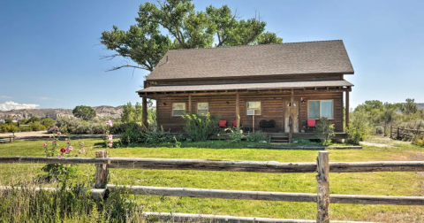 There's A Breathtaking Small-Town Cabin Tucked Away Near Popular Utah National Parks