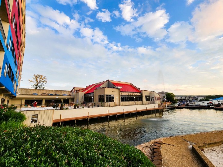 lakefront steakhouse in Arkansas