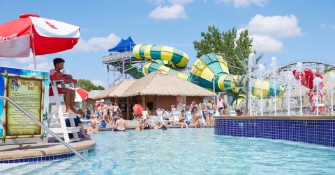 This Amazing Iowa Pool Features A Swim-Up Bar With Craft Cocktails