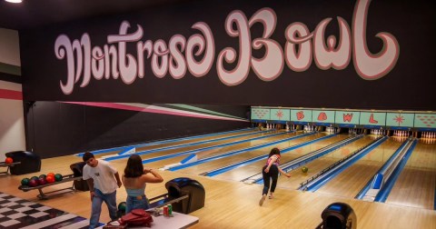 This Retro Bowling Alley In Southern California Is The Perfect Place For A Dose Of Nostalgia