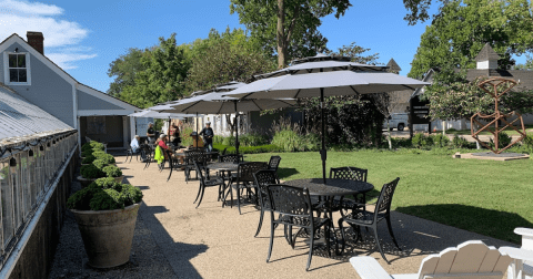 The Outdoor Cafe In Illinois That Is The Prettiest Place To Enjoy A Warm Afternoon