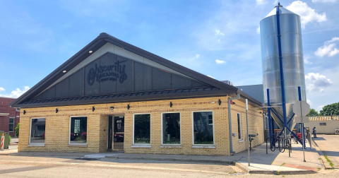 The Brewery In Illinois That Features A Beer Garden And Pinball Machines