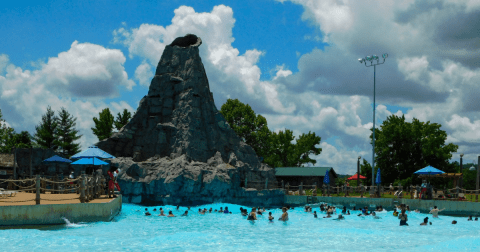 The Entire Family Will Love This 9-Feature Water Park In Missouri