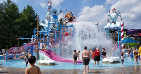 The First Santa-Themed Water Park In New Hampshire Is Open And It's The Perfect Summer Adventure
